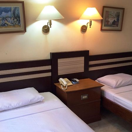 Sri Ratu Hotel Legian Eksteriør billede