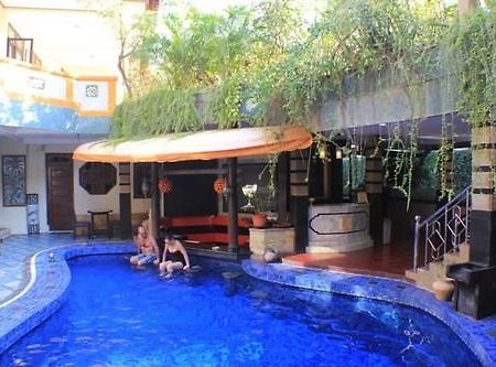 Sri Ratu Hotel Legian Eksteriør billede
