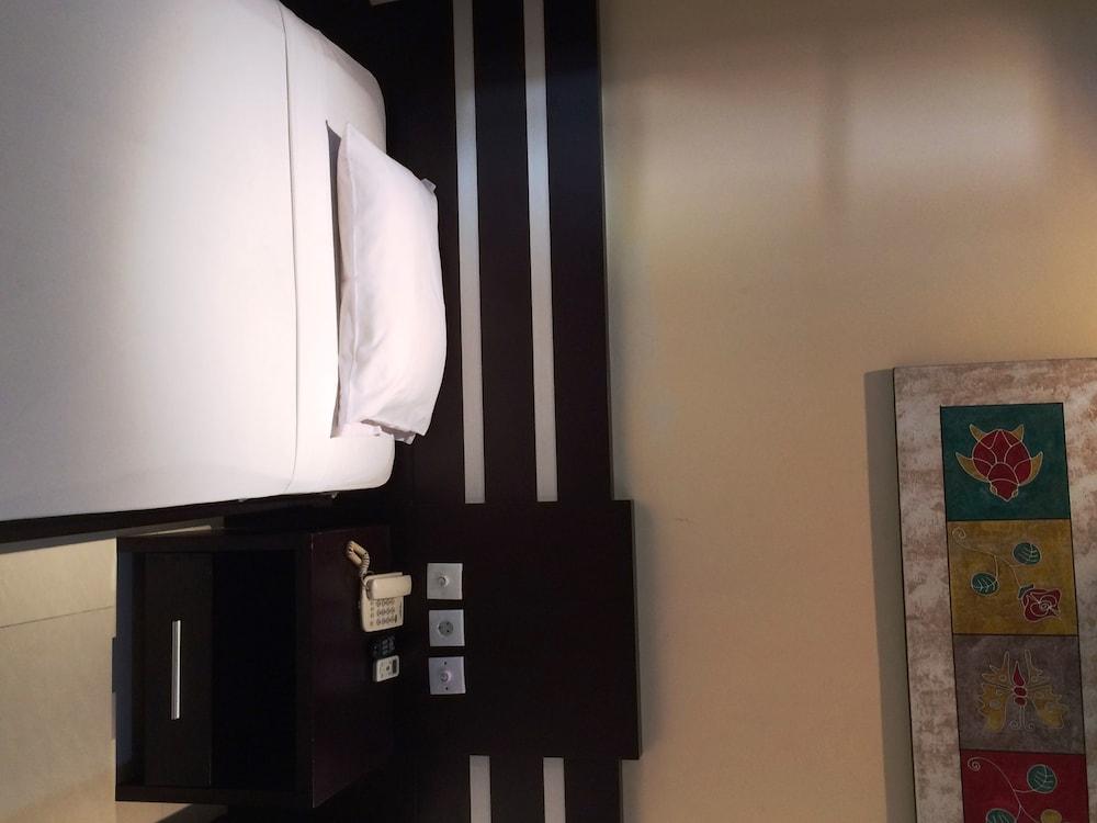 Sri Ratu Hotel Legian Eksteriør billede