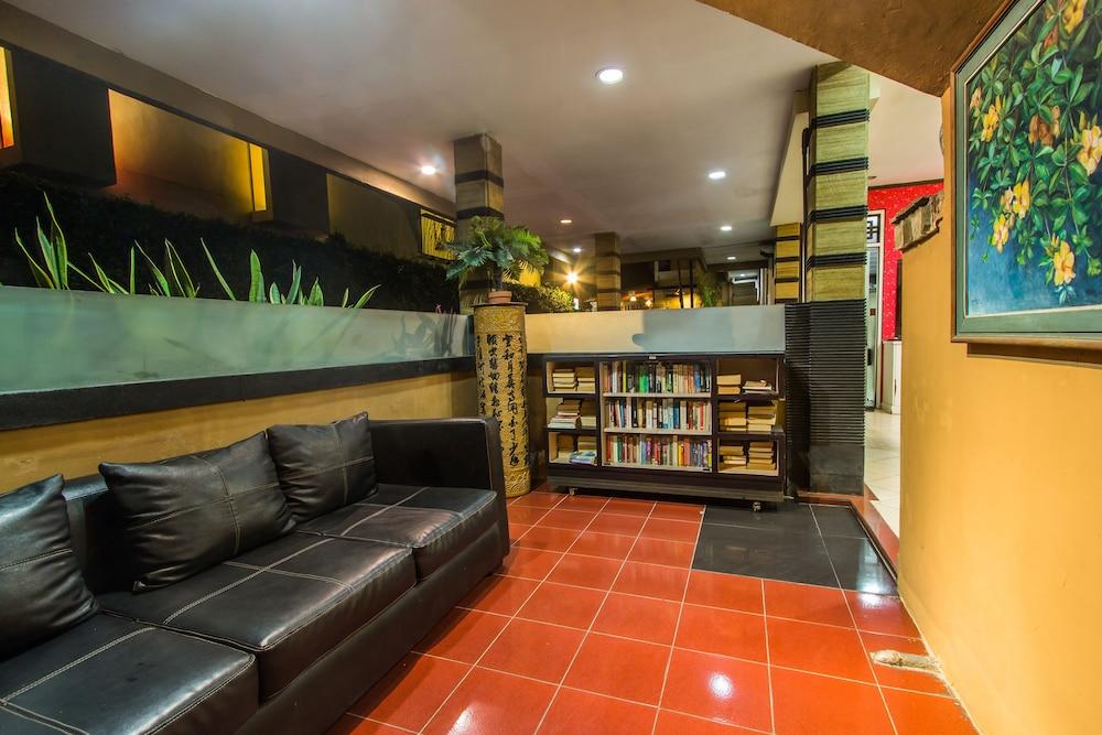 Sri Ratu Hotel Legian Eksteriør billede