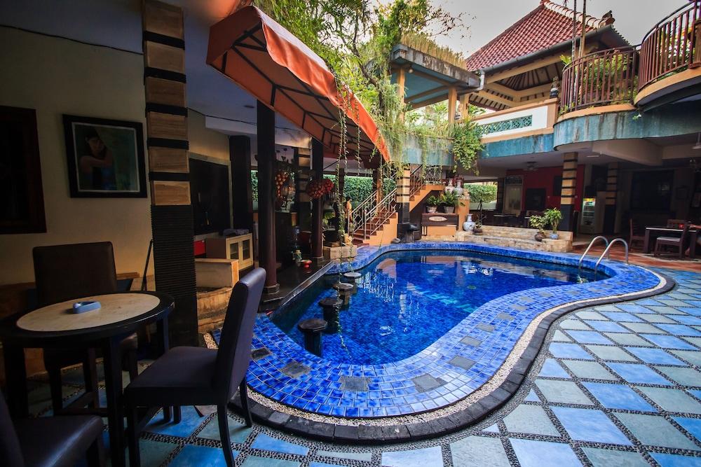 Sri Ratu Hotel Legian Eksteriør billede